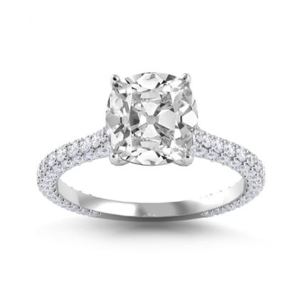 Шикарное кольцо с центральным бриллиантом кушон