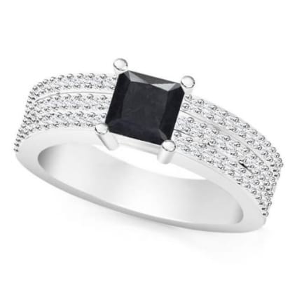 Женское кольцо с черным бриллиантом квадратной огранки