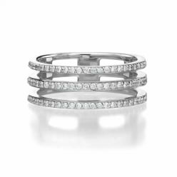 Тройное кольцо с мелкими бриллиантами
