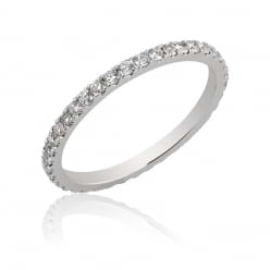 Обручальное кольцо с бриллиантами по кругу