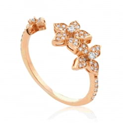 Разомкнутое кольцо с бриллиантовыми цветочками