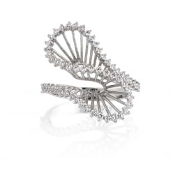 Дизайнерское кольцо с оригинальной дорожкой бриллиантов