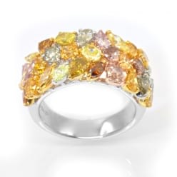 Кольцо с бриллиантами разных форм и цветов