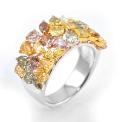 Кольцо с россыпью разноцветных бриллиантов
