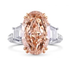 Платиновое кольцо о овальным розовым бриллиантом