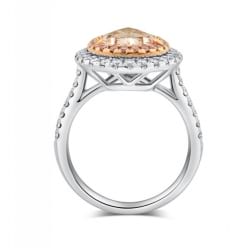 Вид сбоку кольцо с розовым бриллиантом Груша 