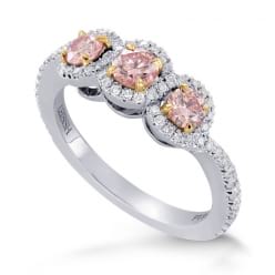 Кольцо с тремя розовыми бриллиантами
