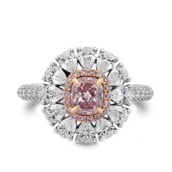 Вид сверху кольца с розовым бриллиантом интенсивного цвета