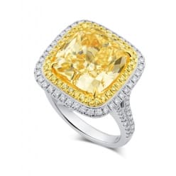 Крупный желтый бриллиант Кушон в кольце