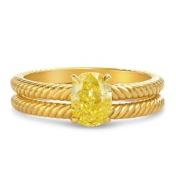 Канареечный бриллиант Овал в кольце из желтого золота