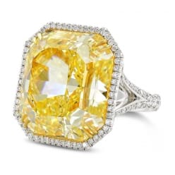 Роскошный перстень из платины с желтым бриллиантом Радиант