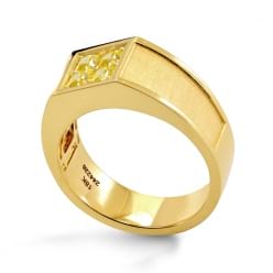 Мужское кольцо с желтыми бриллиантами