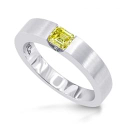 Мужское кольцо с зеленовато-желтым фенси