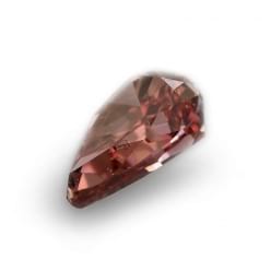 Коричневато-красный бриллиант вид под углом