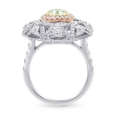 Перстень с зеленым фенси - вид сбоку
