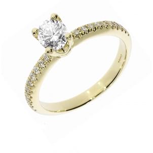 Женское кольцо желтое золото с бриллиантом