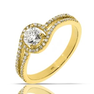 Кольцо из желтого золота с центральным бриллиантом