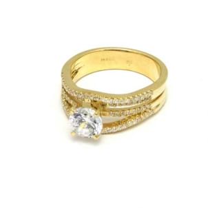 Роскошная золотая оправа бриллиантового кольца